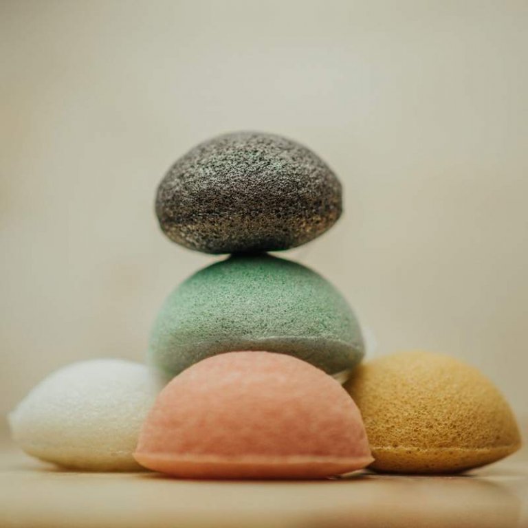 Konjac Sponge Gentle Exfoliation •