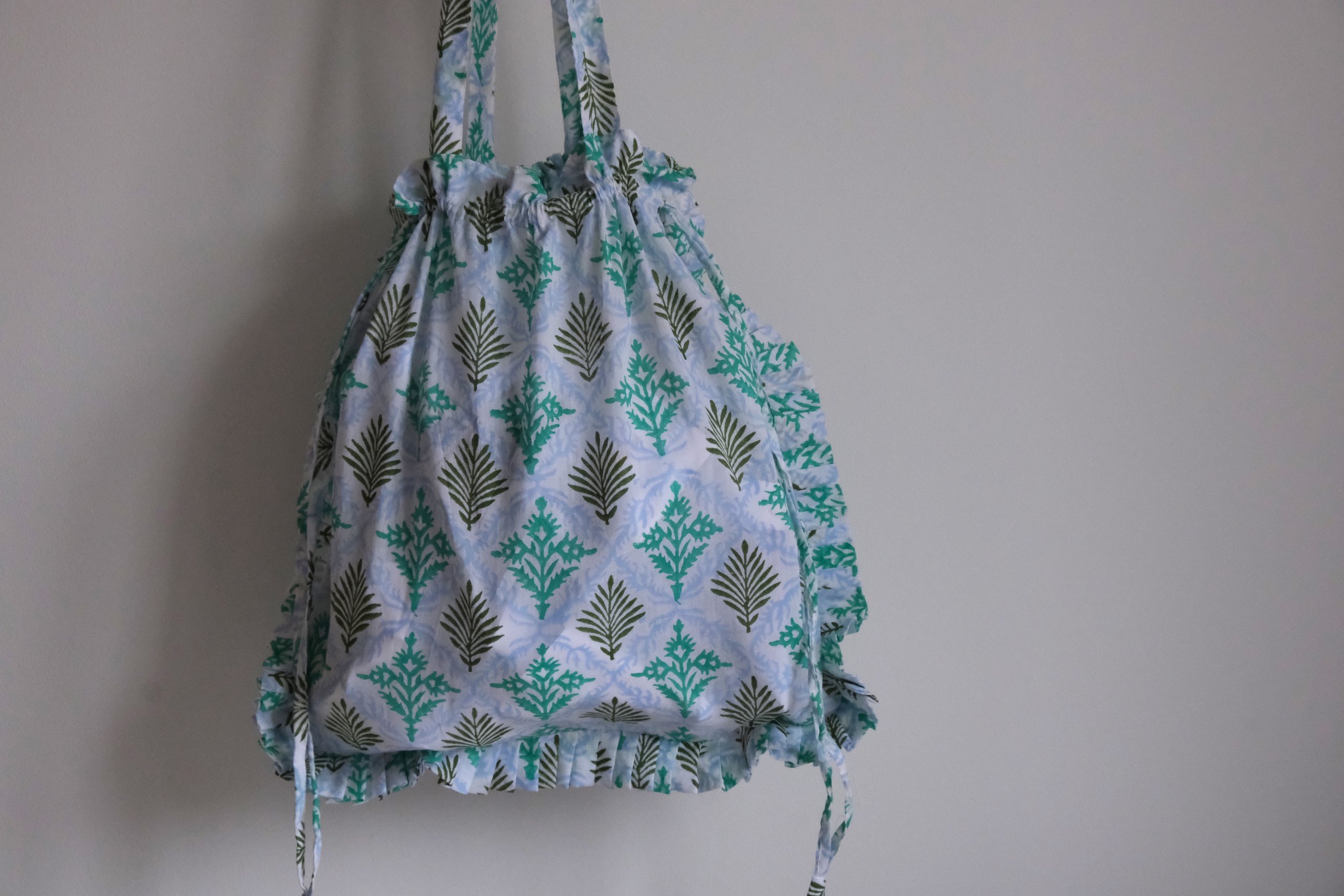 Pleated Ruffle Tote Bag | Seaweed Pattern • ecomersh.